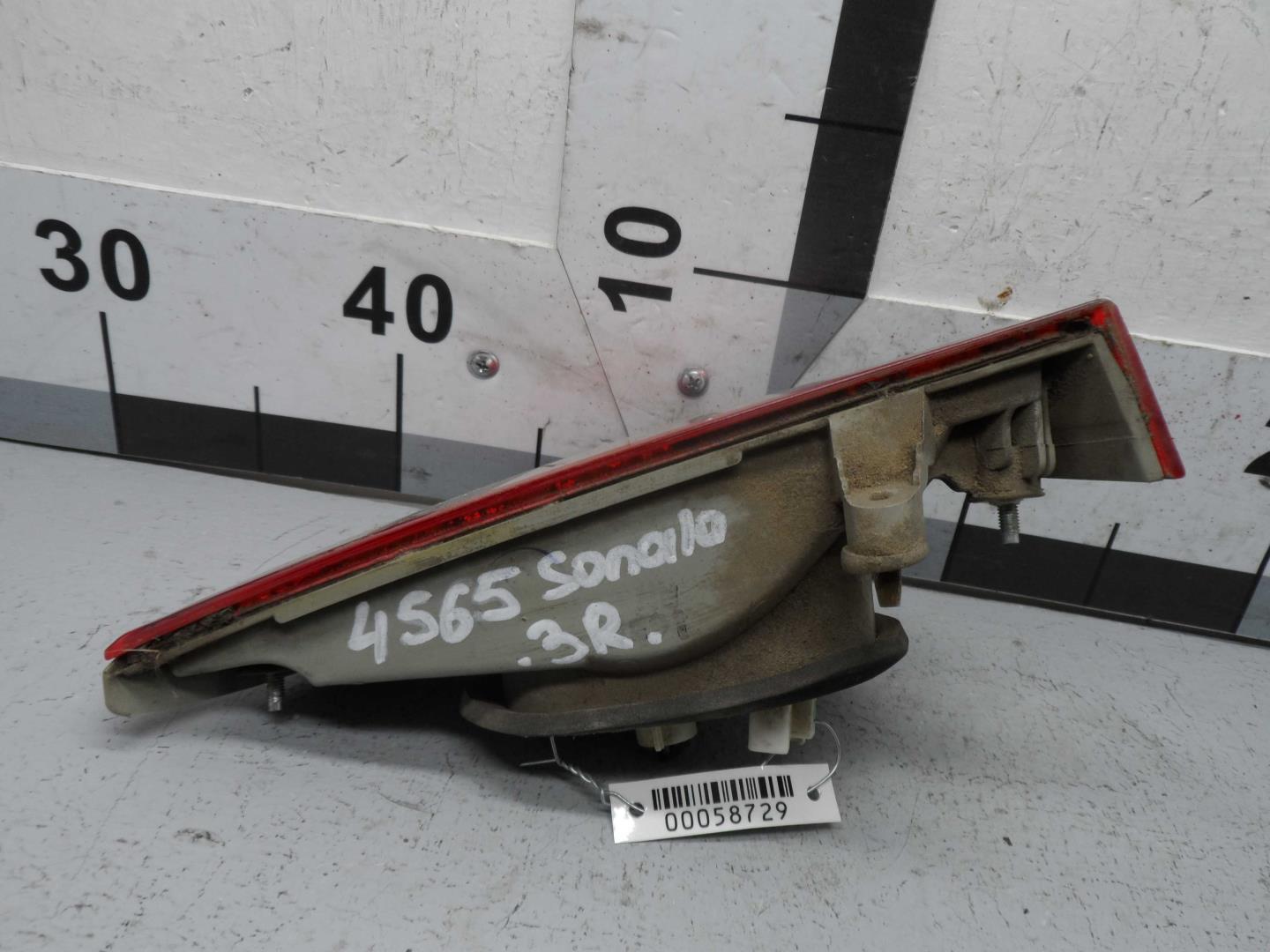 Фонарь задний внутренний правый