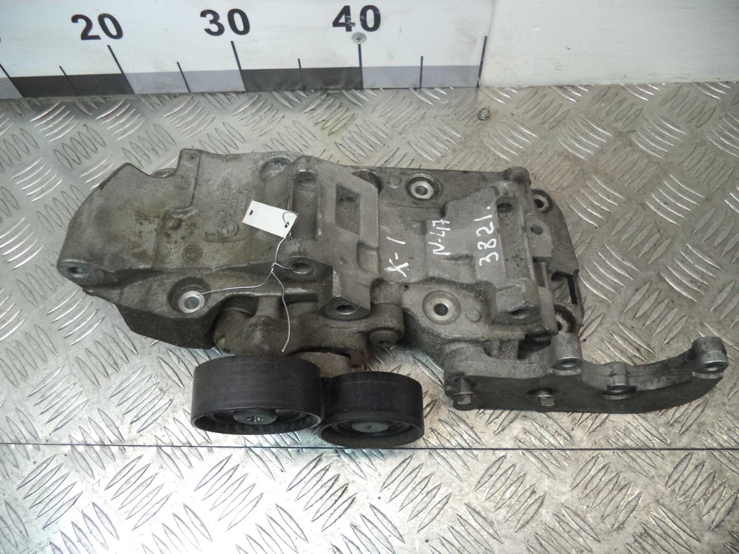 Кронштейн генератора