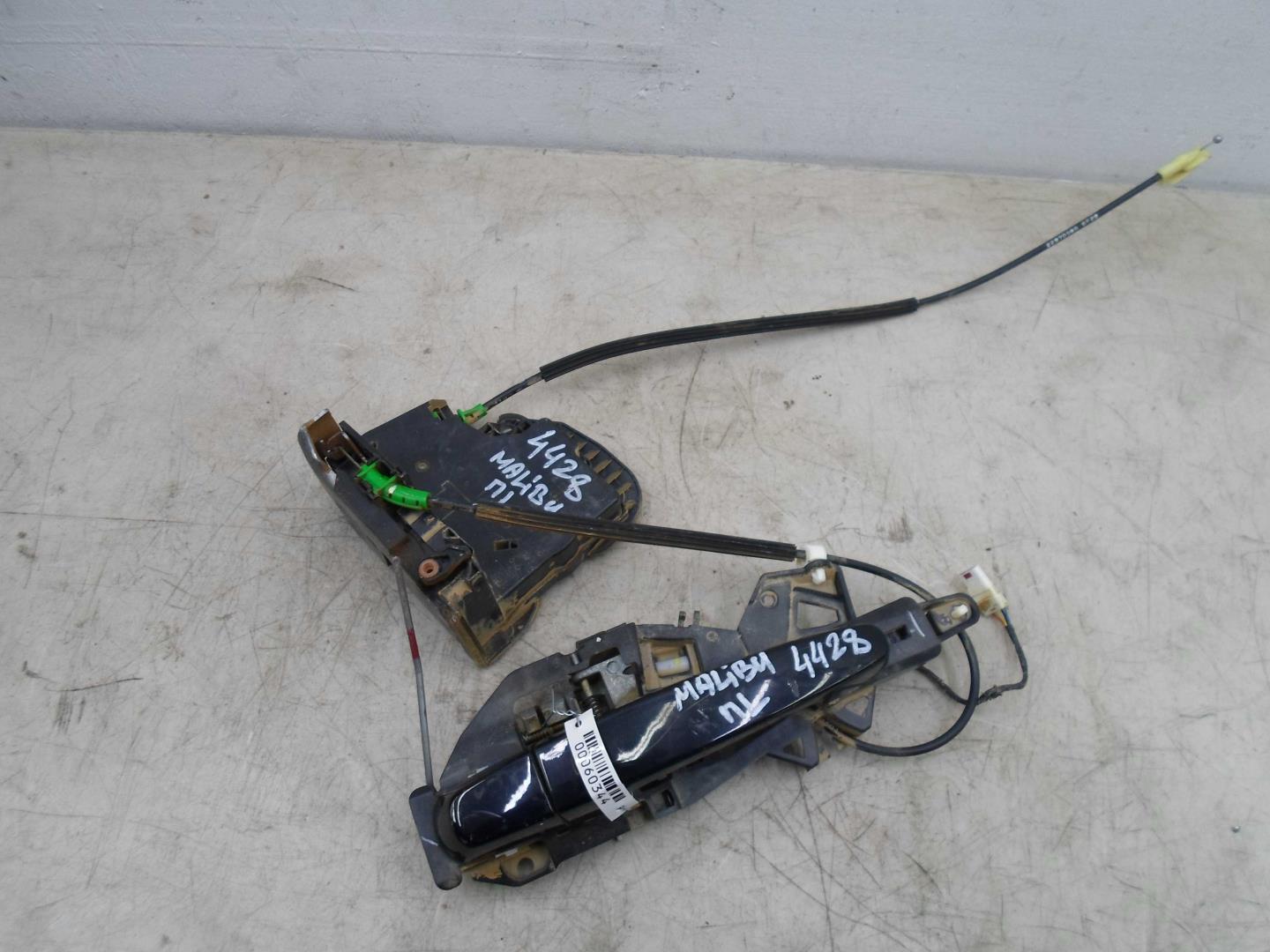 Ручка двери передней наружная левая