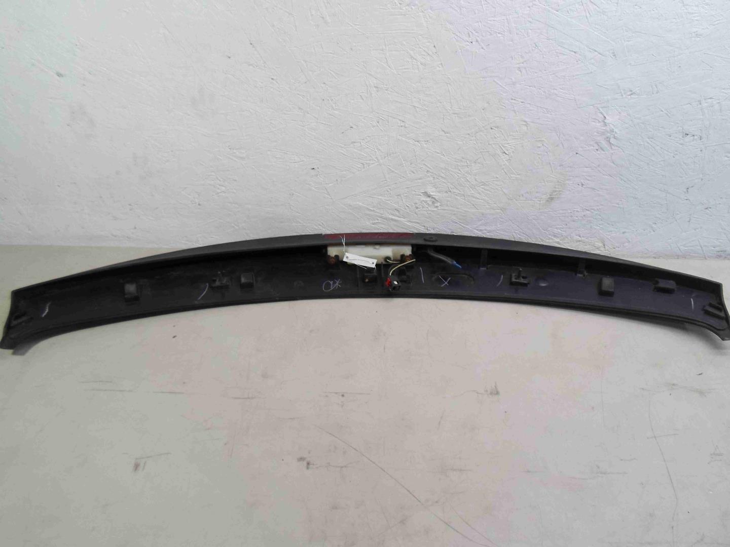 Спойлер (дефлектор) крышки багажника