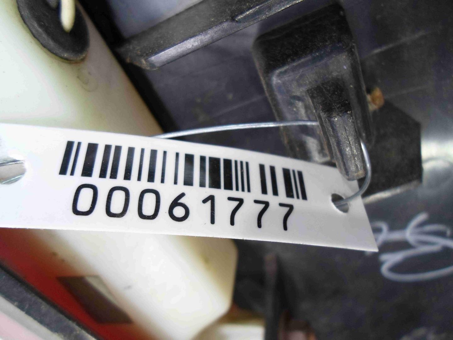 Спойлер (дефлектор) крышки багажника