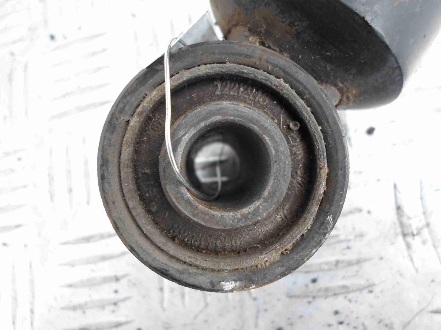 Амортизатор задний правый