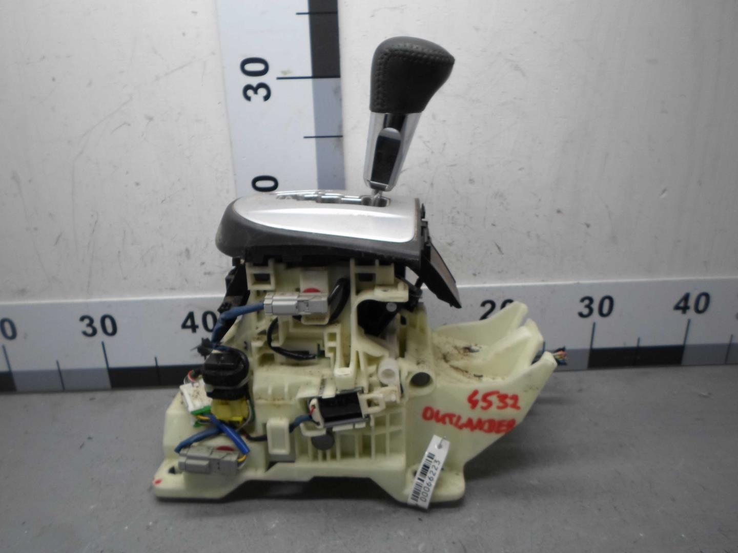 Кулиса МКПП / АКПП