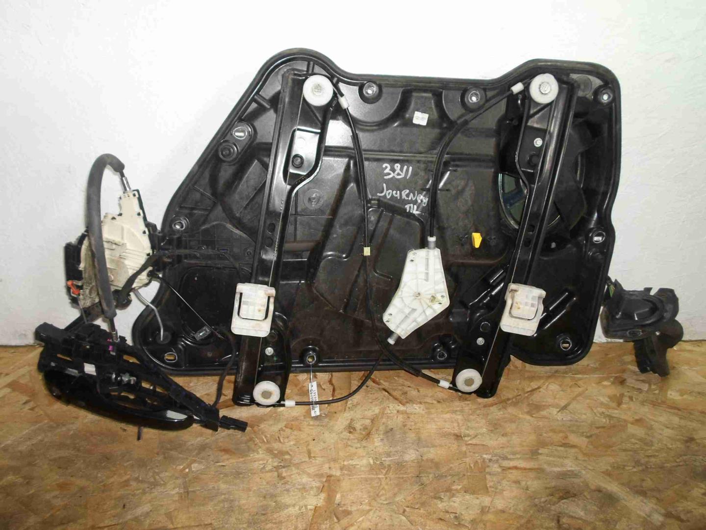 Стеклоподъемник электр. передний левый