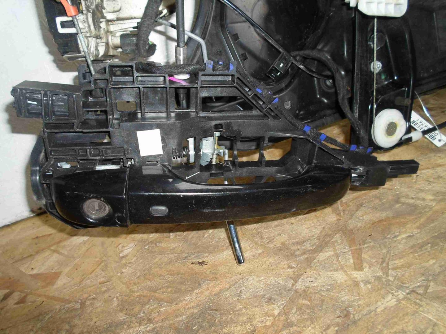 Стеклоподъемник электр. передний левый