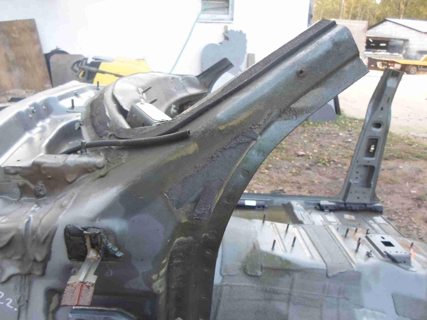 Петля двери