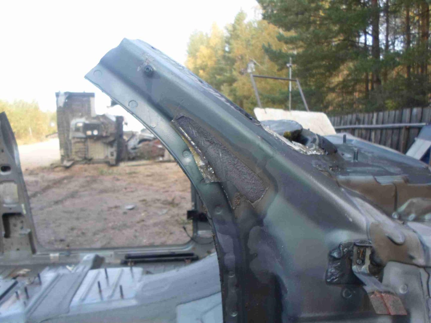 Петля двери