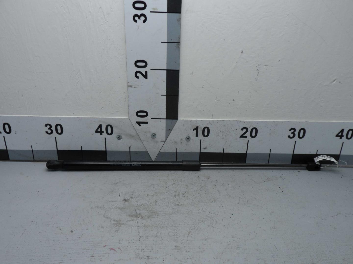 Амортизатор крышки багажника