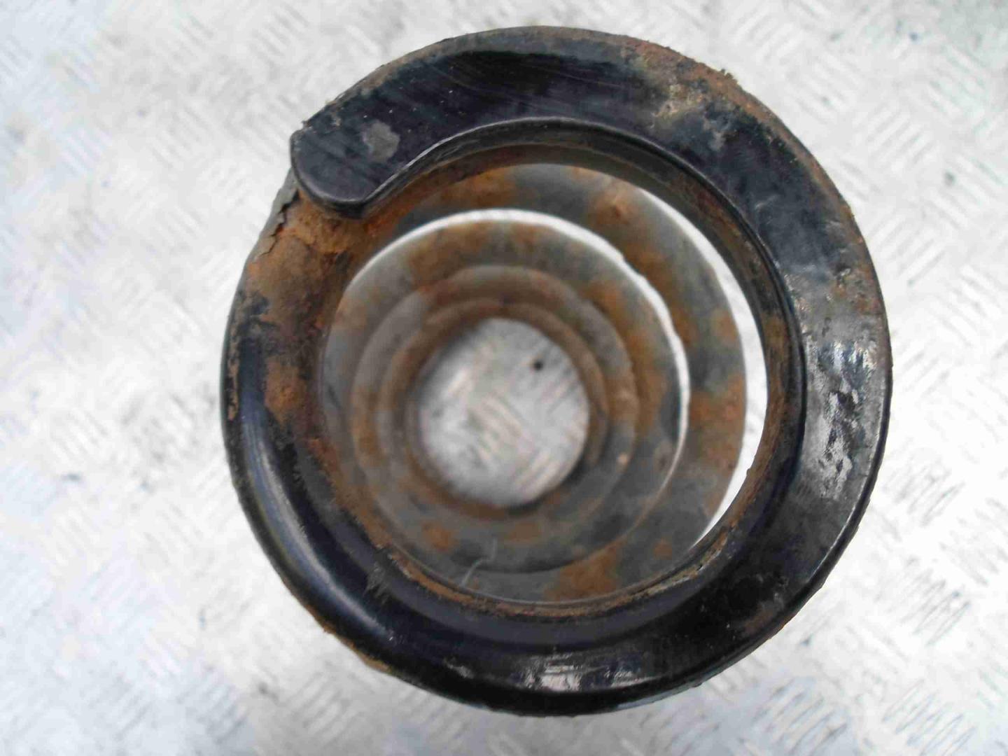 Пружина задняя