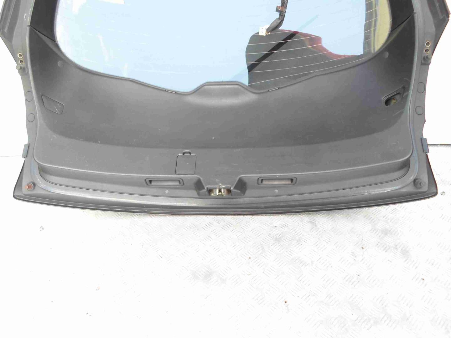 Фонарь задний внутренний левый