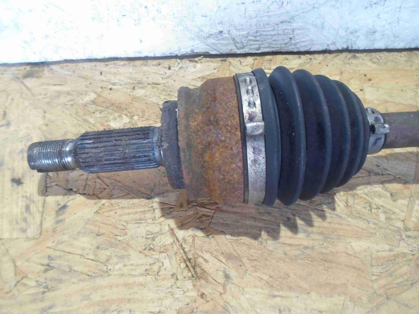 Полуось передняя правая