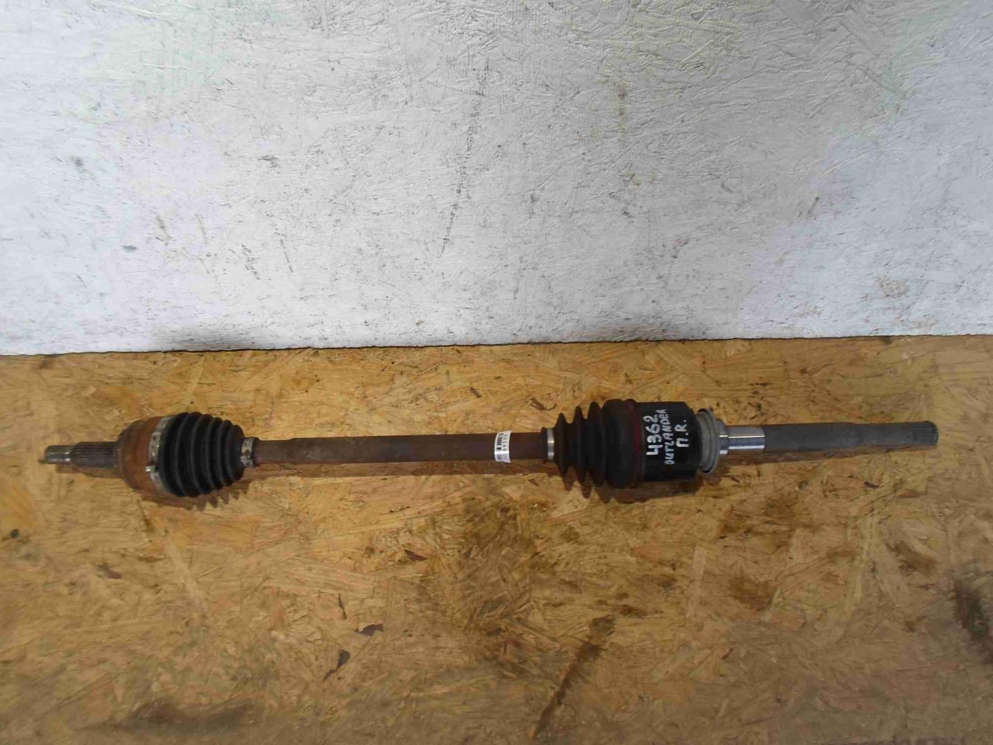 Полуось передняя правая
