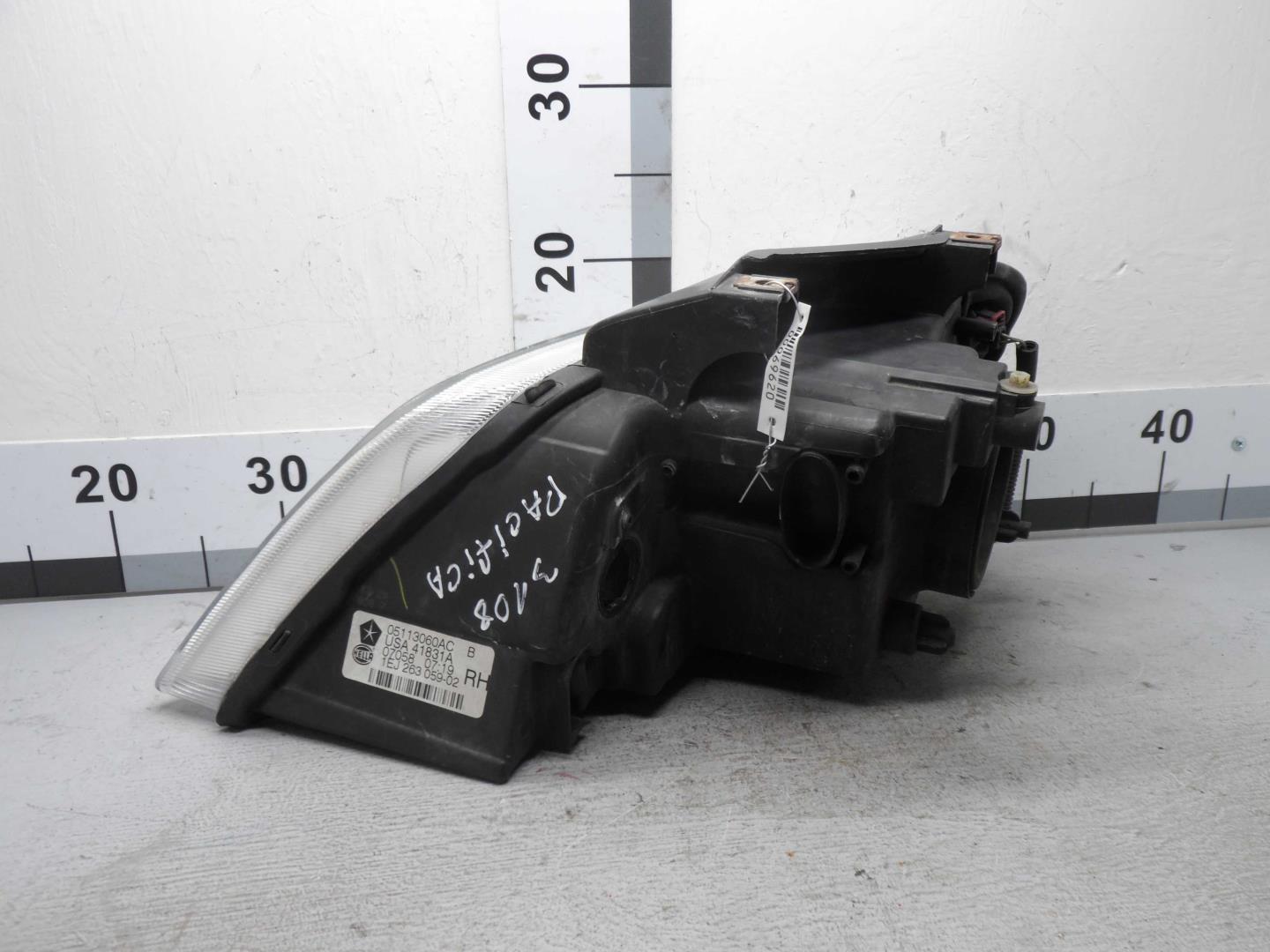 Фара правая