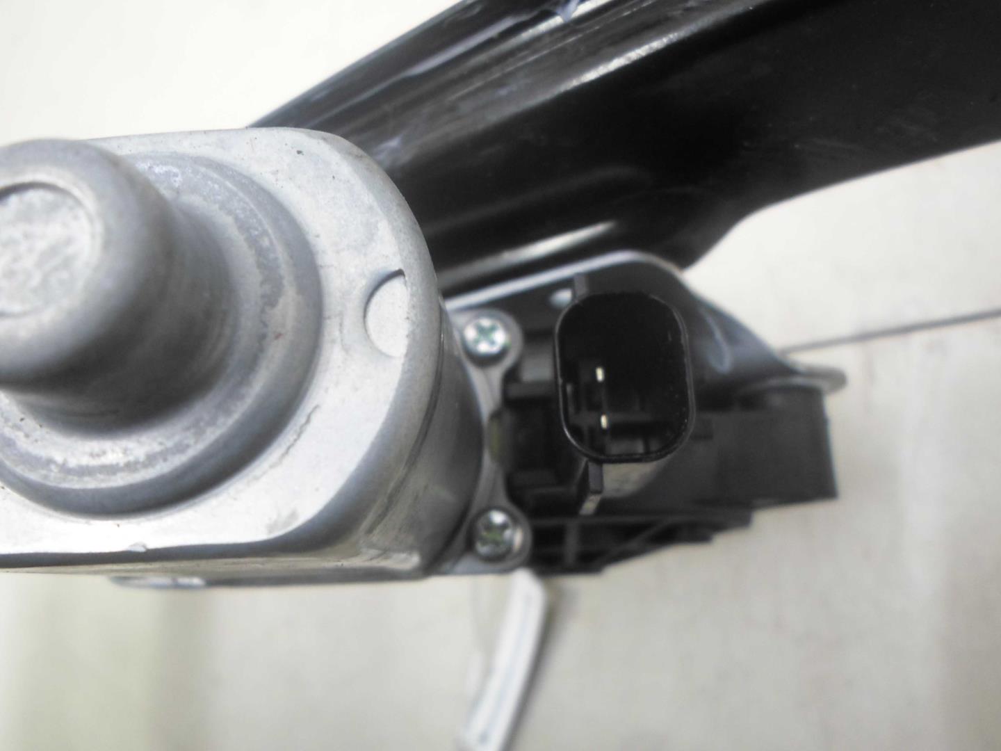 Стеклоподъемник электр. передний правый