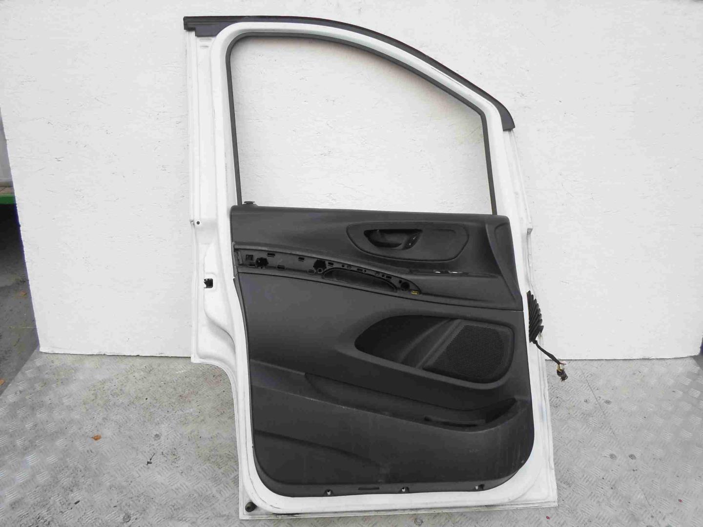 Дверь передняя левая