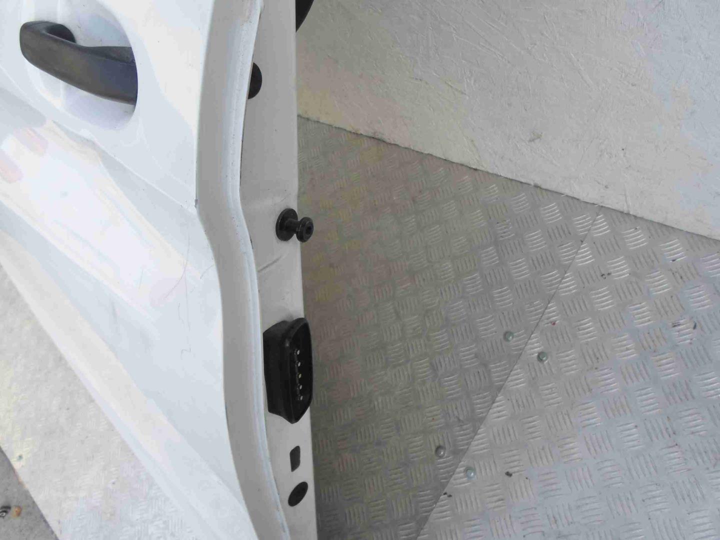 Замок двери задней правой