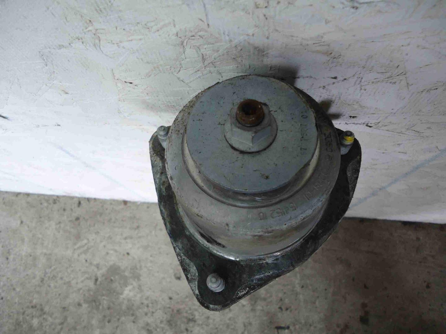 Амортизатор задний правый