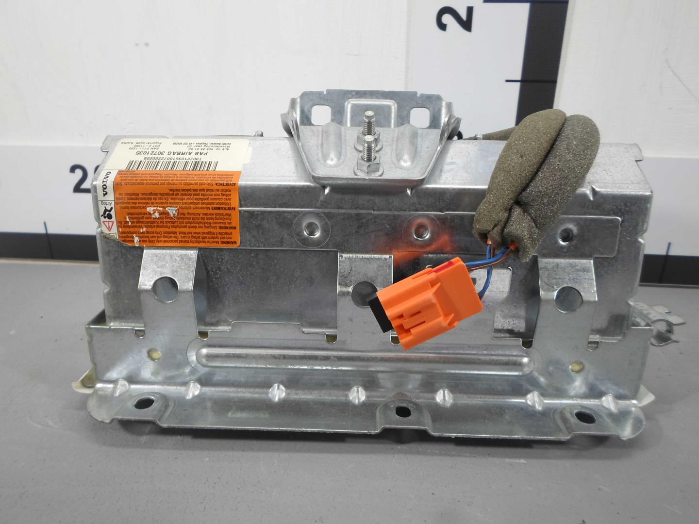 Подушка безопасности пассажирская (в торпедо)