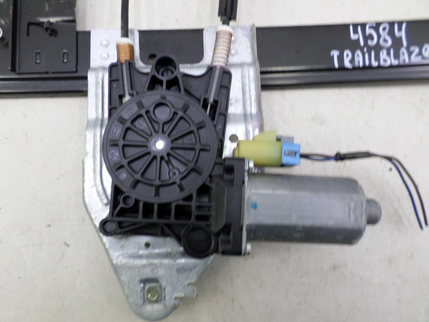 Стеклоподъемник электр. задний правый