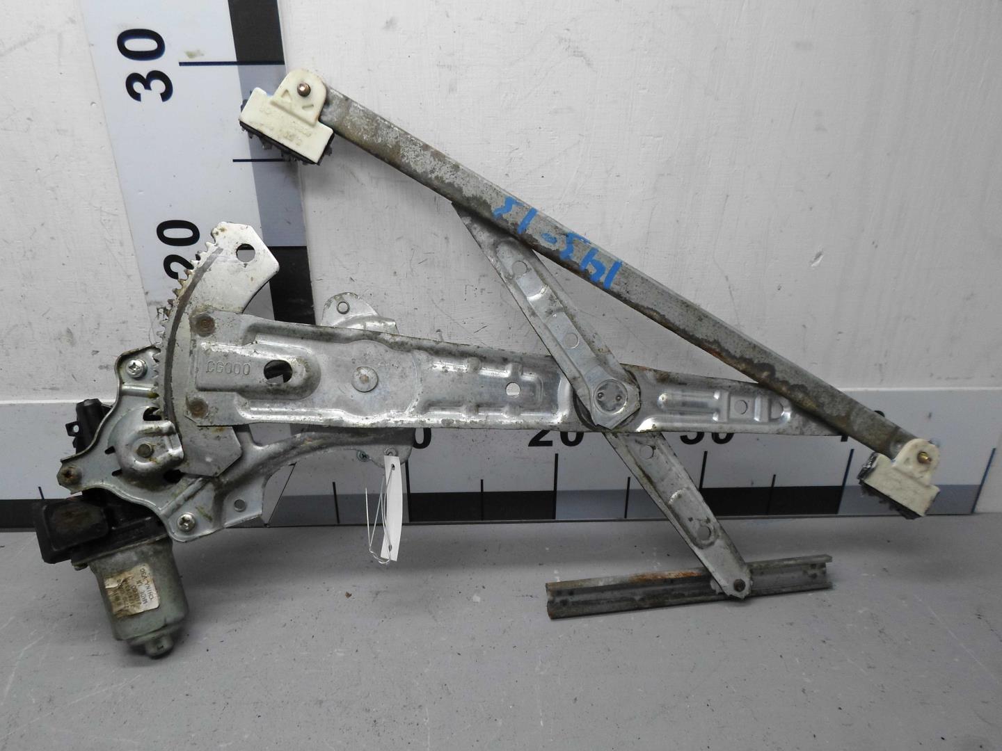 Стеклоподъемник электр. задний правый