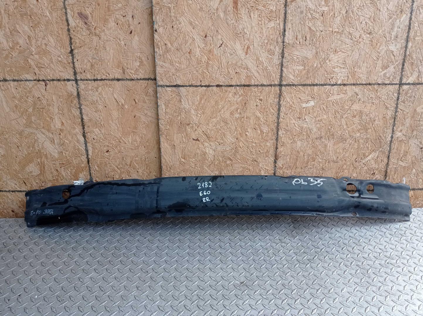 Усилитель заднего бампера