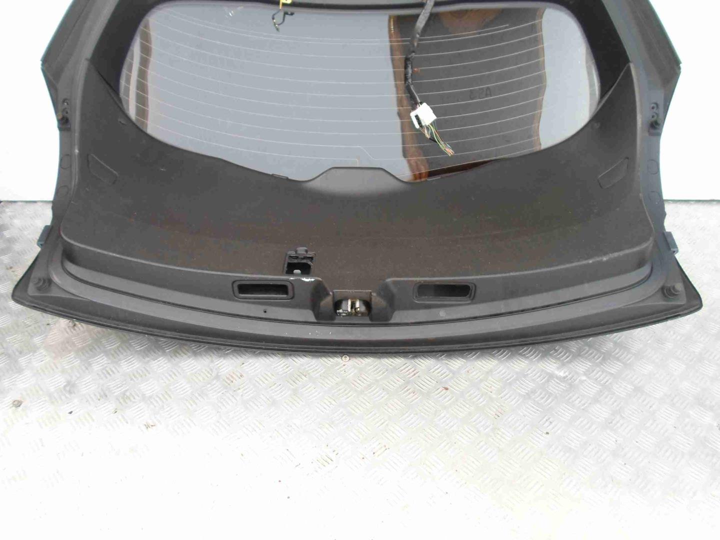 Фонарь задний внутренний правый