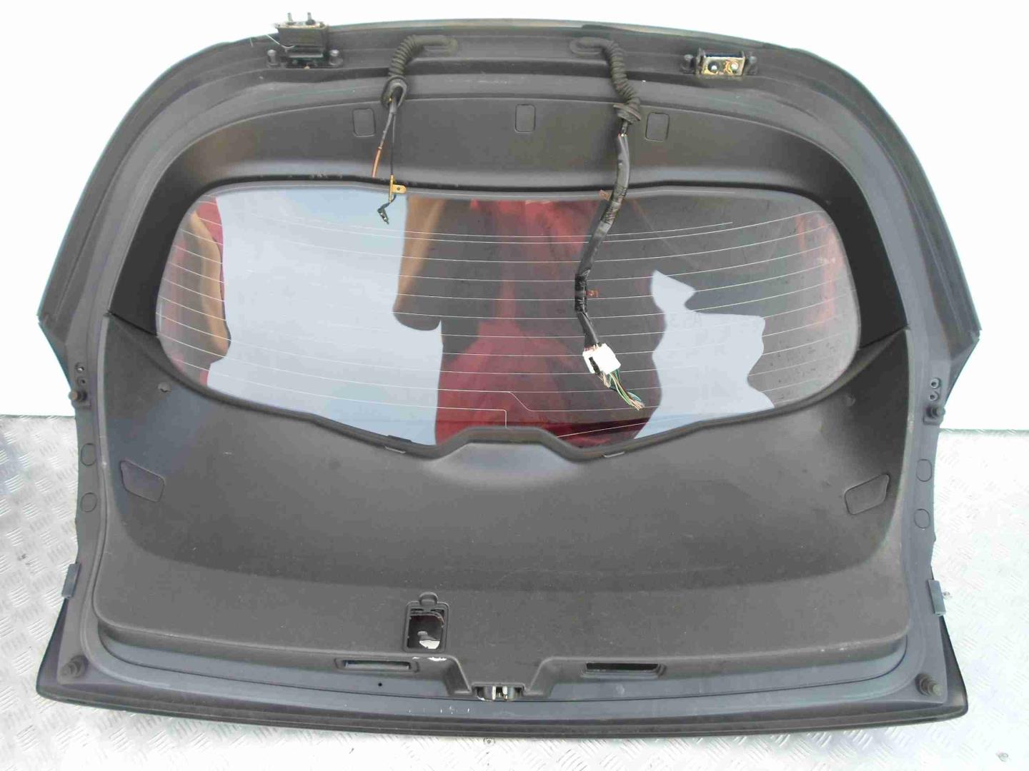 Фонарь задний внутренний правый