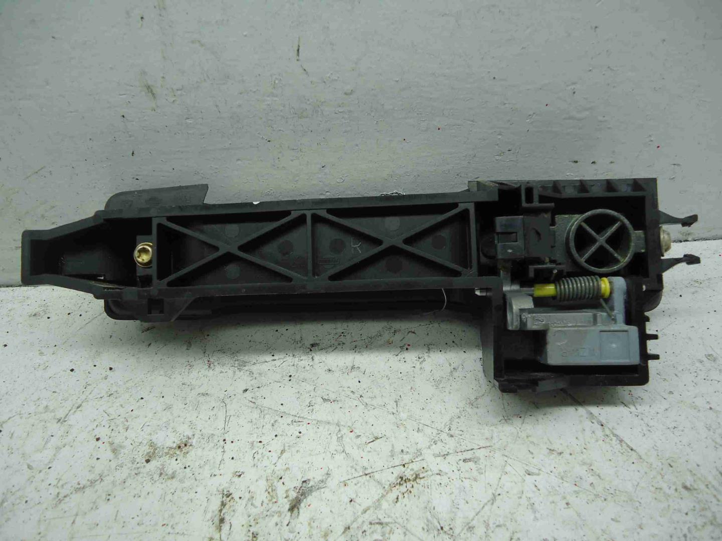 Ручка двери передней наружная правая