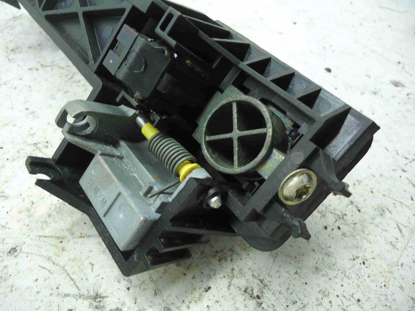 Ручка двери передней наружная правая