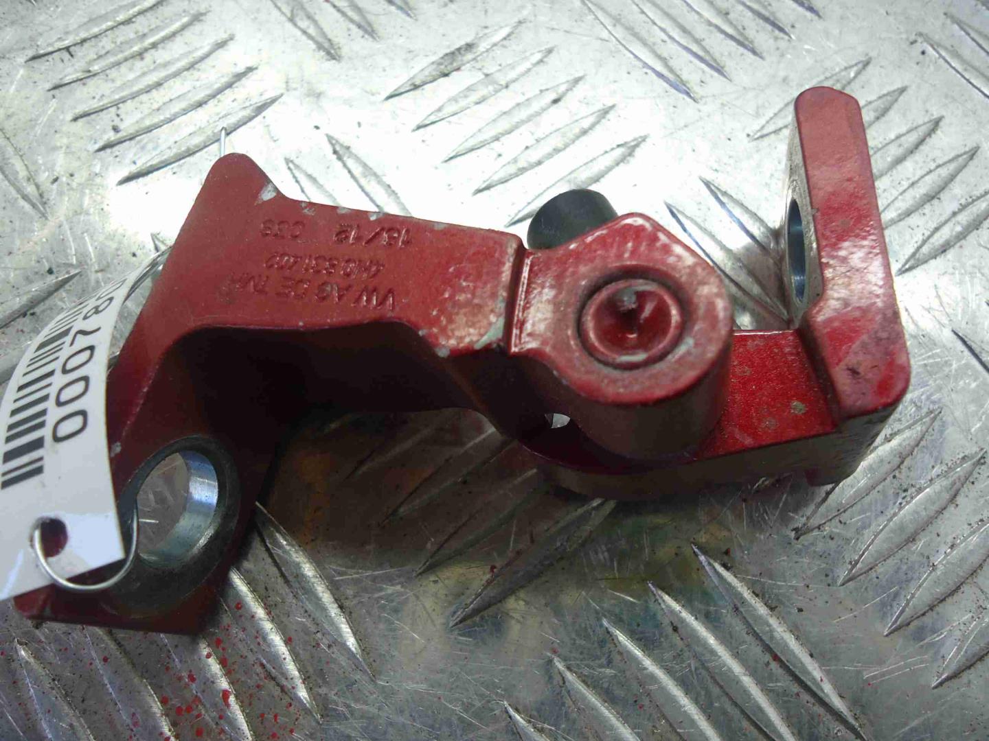 Петля двери