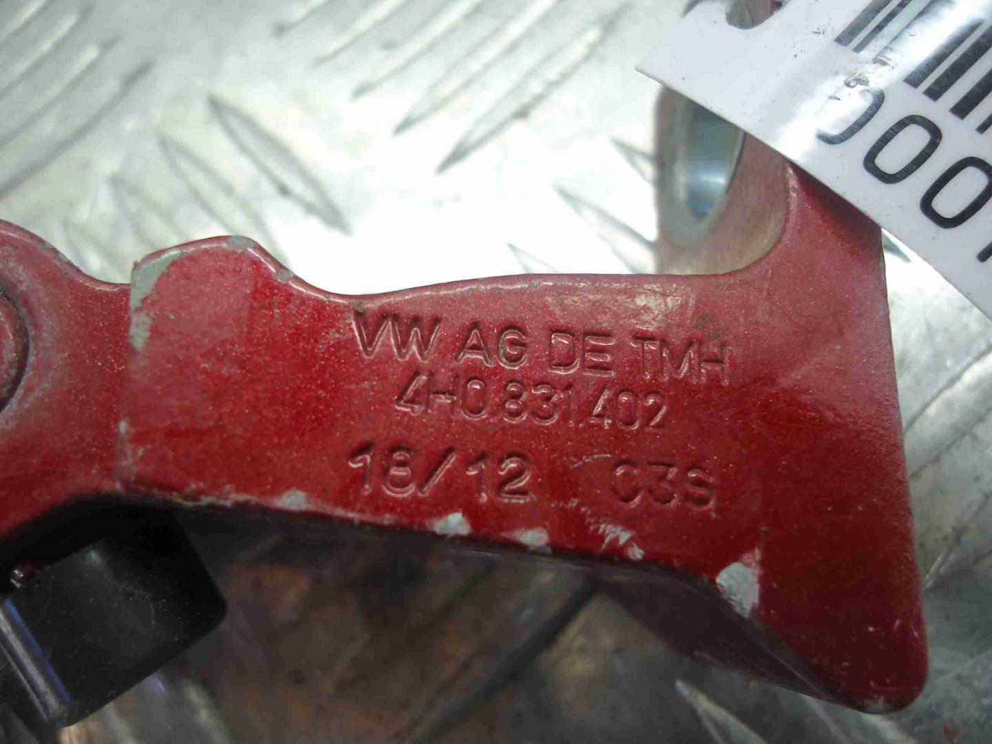 Петля двери