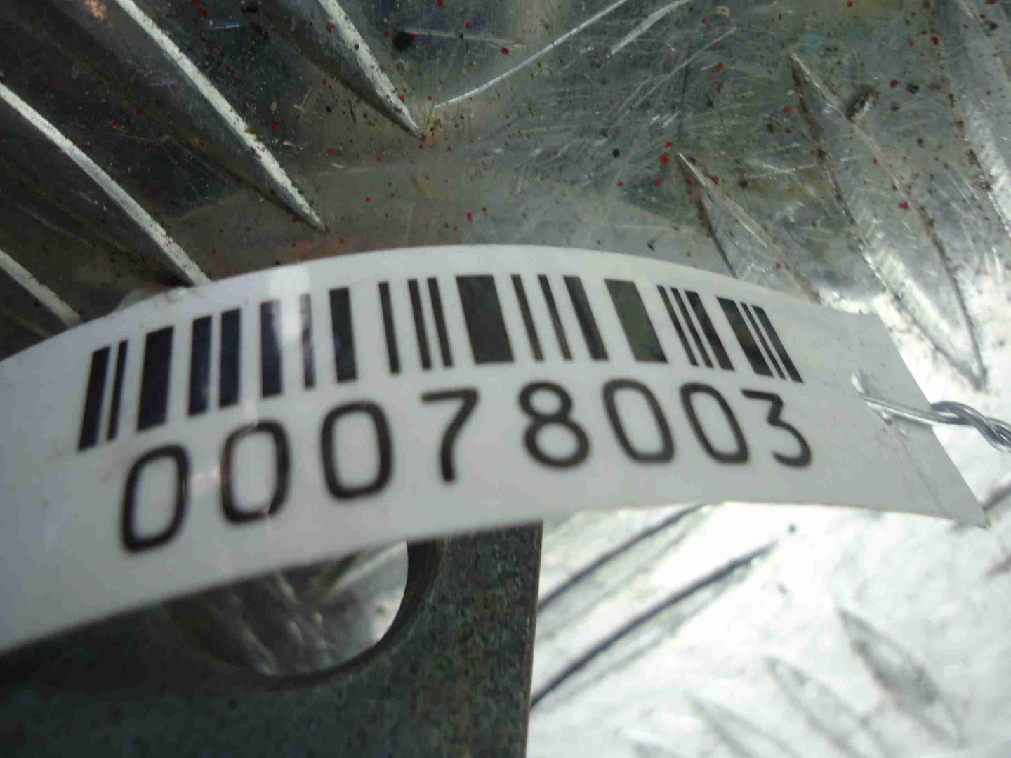 Петля двери