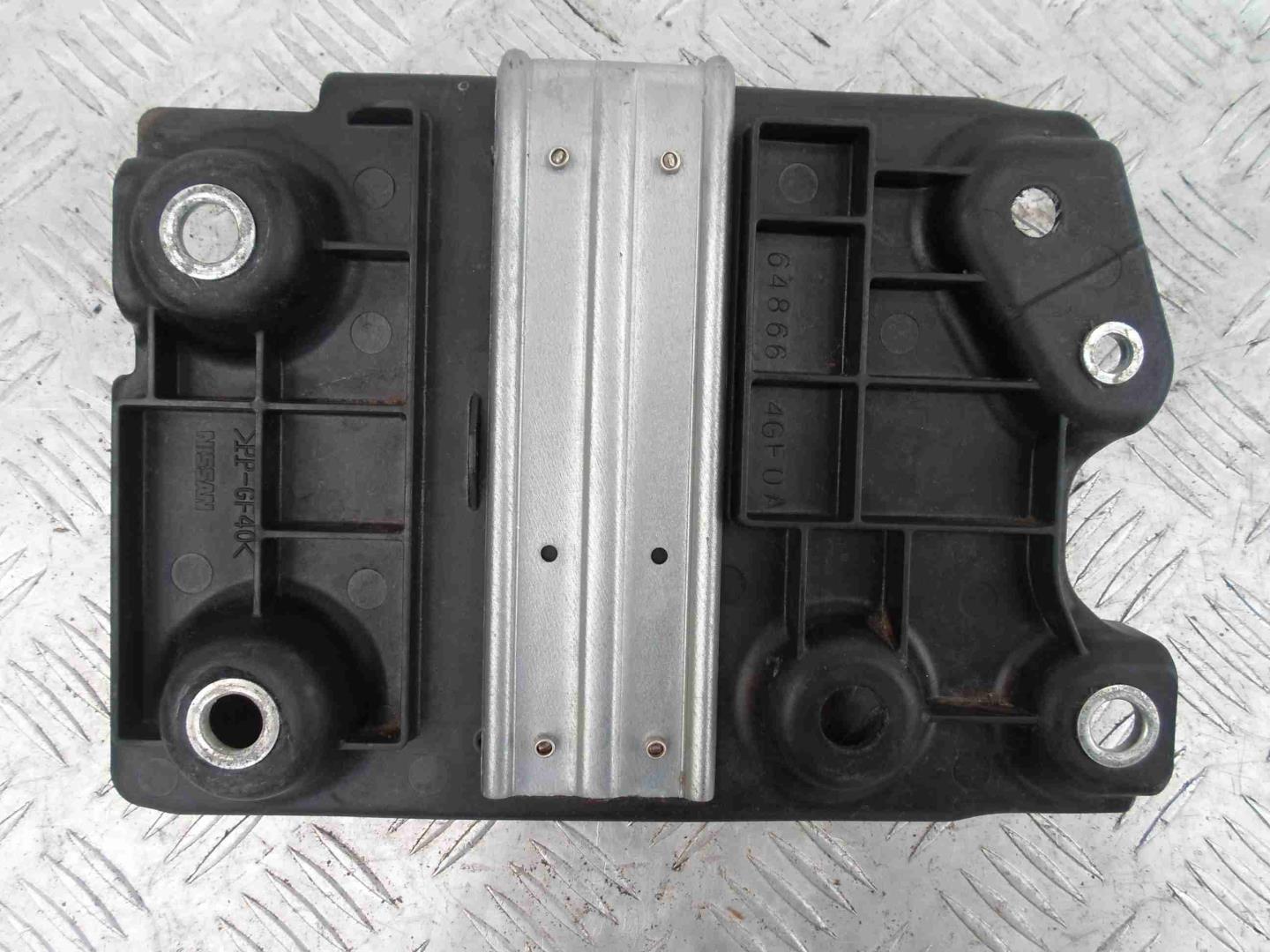 Площадка под аккумулятор (АКБ)