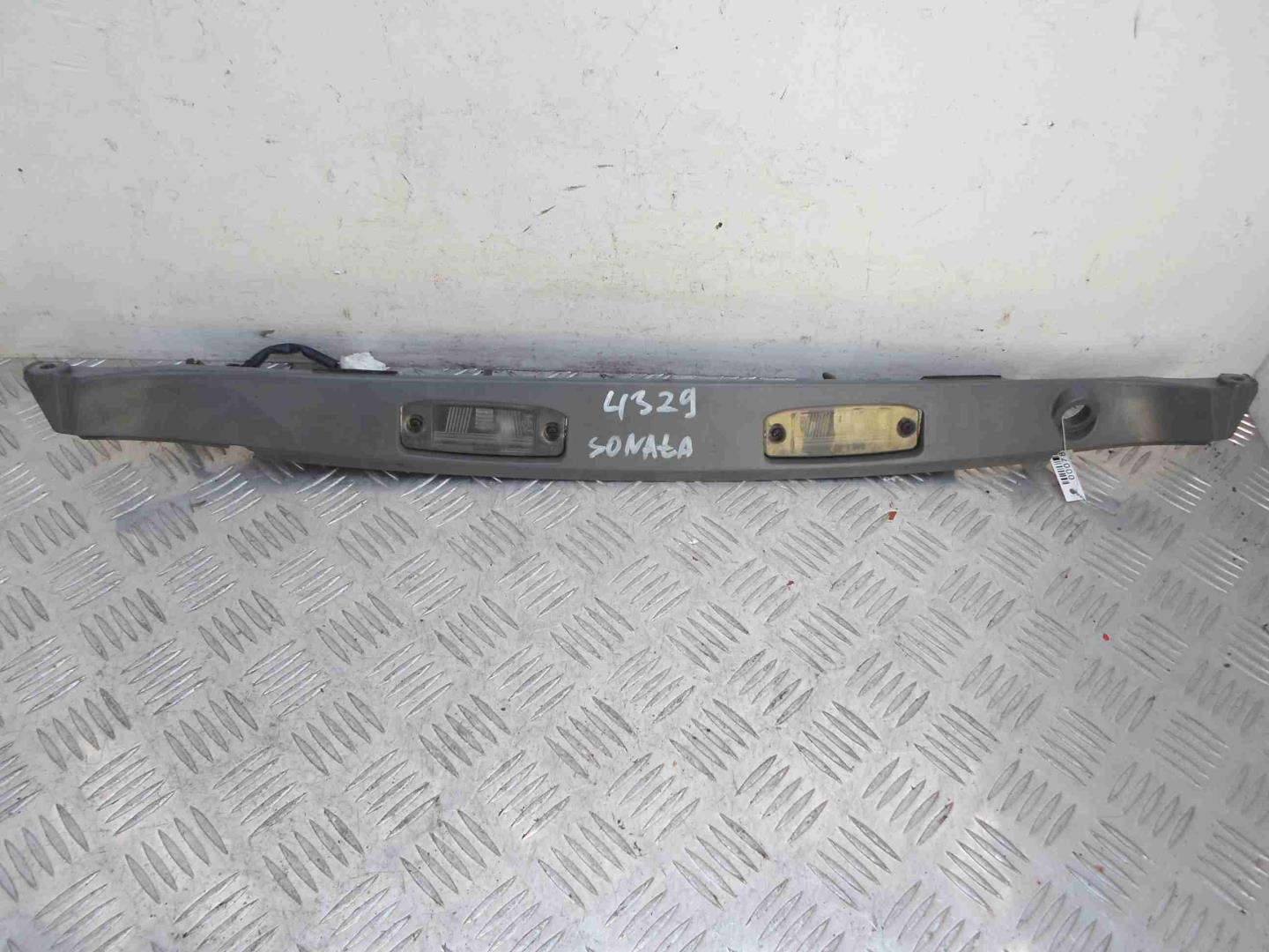 Фонарь подсветки номера