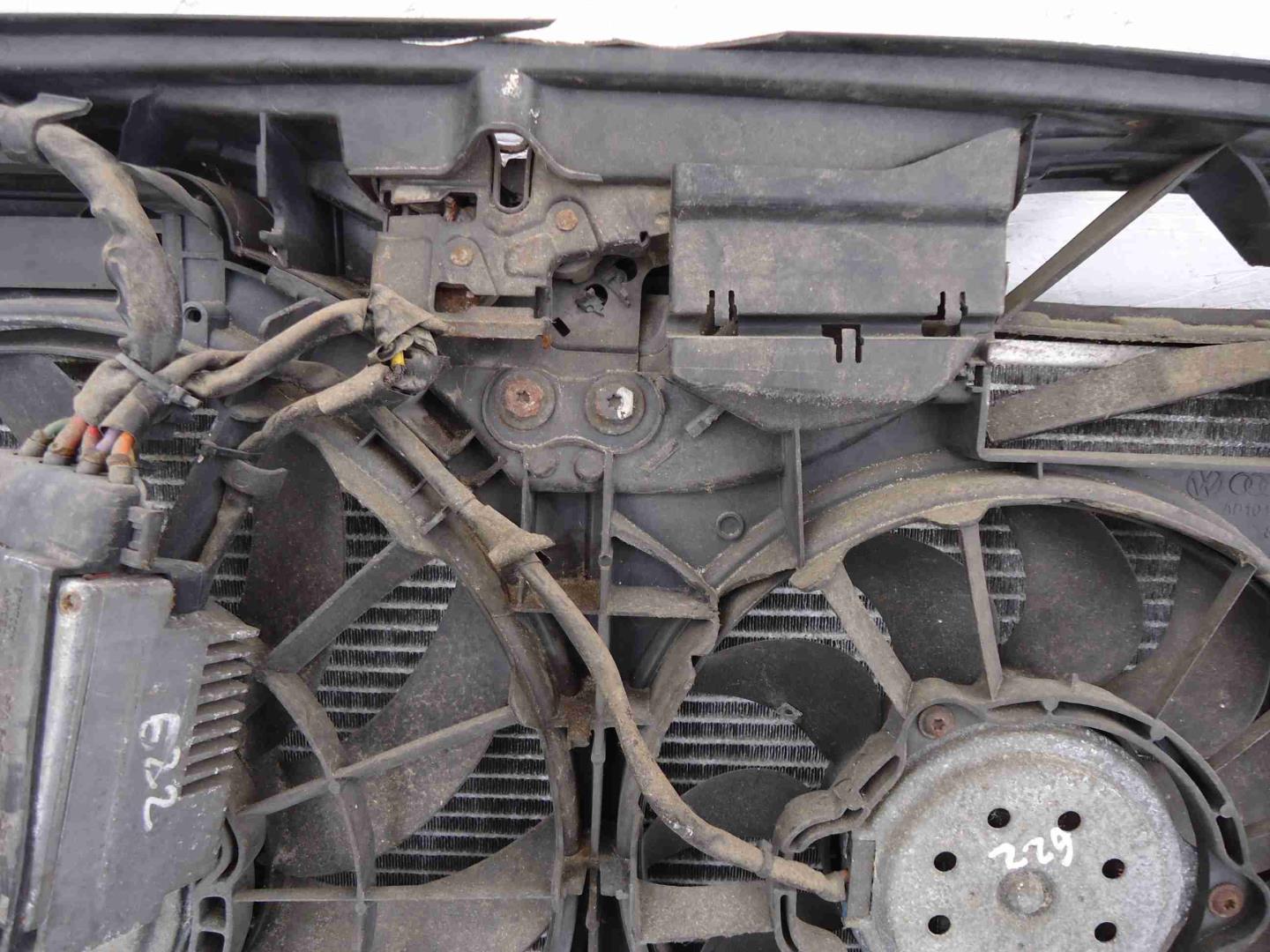 Радиатор охлаждения двигателя основной