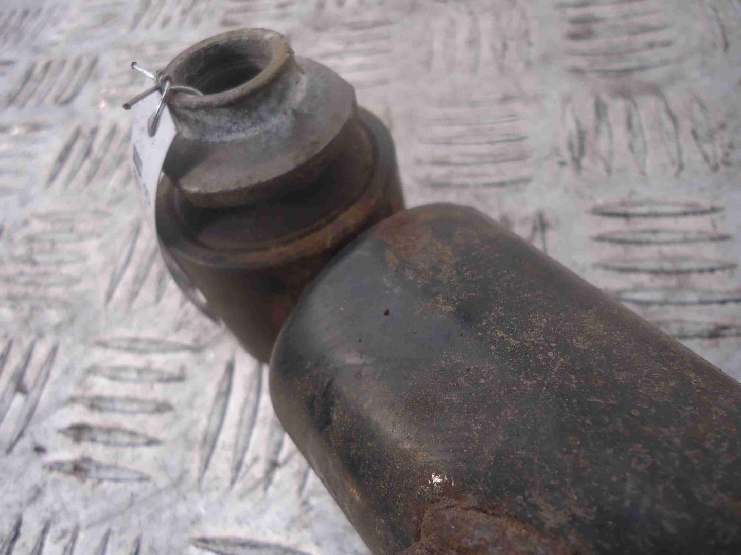 Амортизатор задний правый