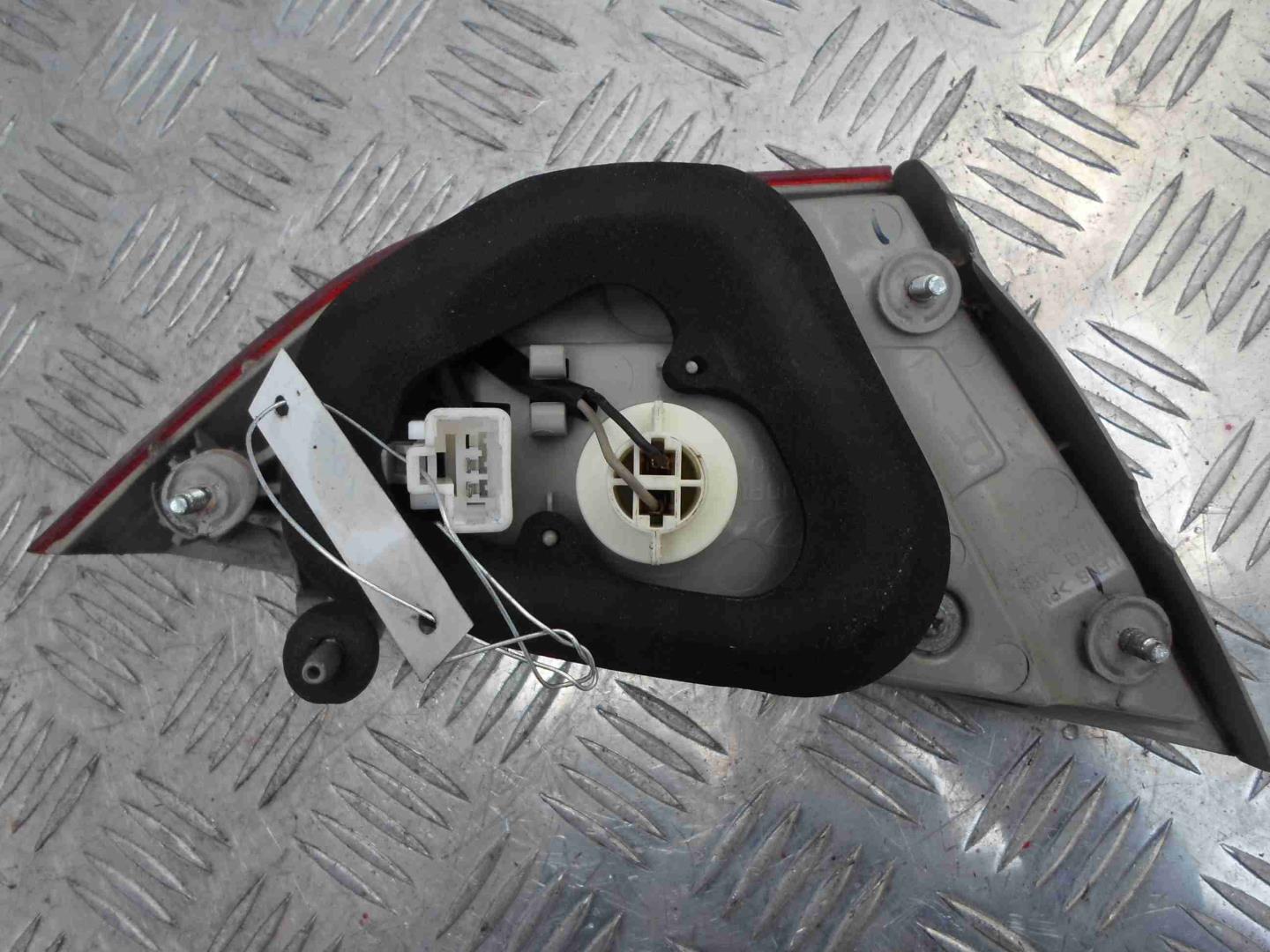 Фонарь задний внутренний правый