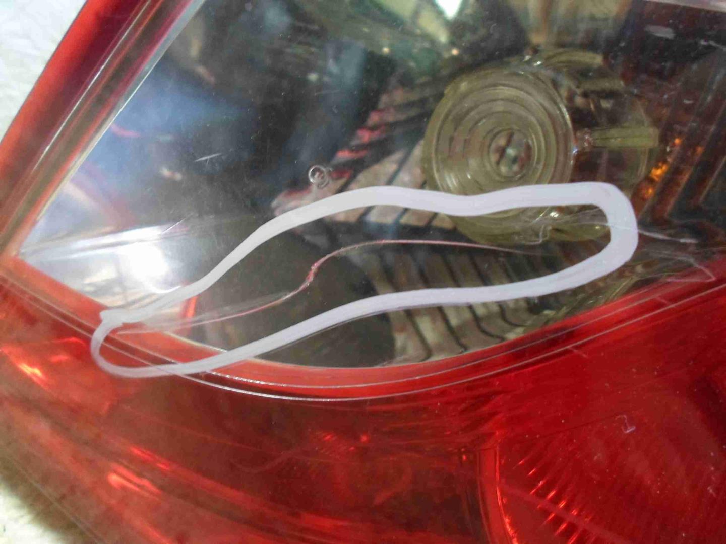 Фонарь задний наружный правый