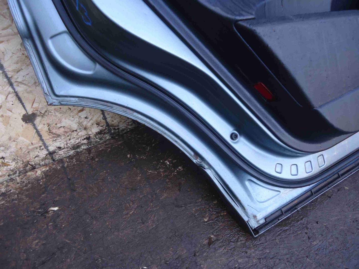 Дверь задняя левая