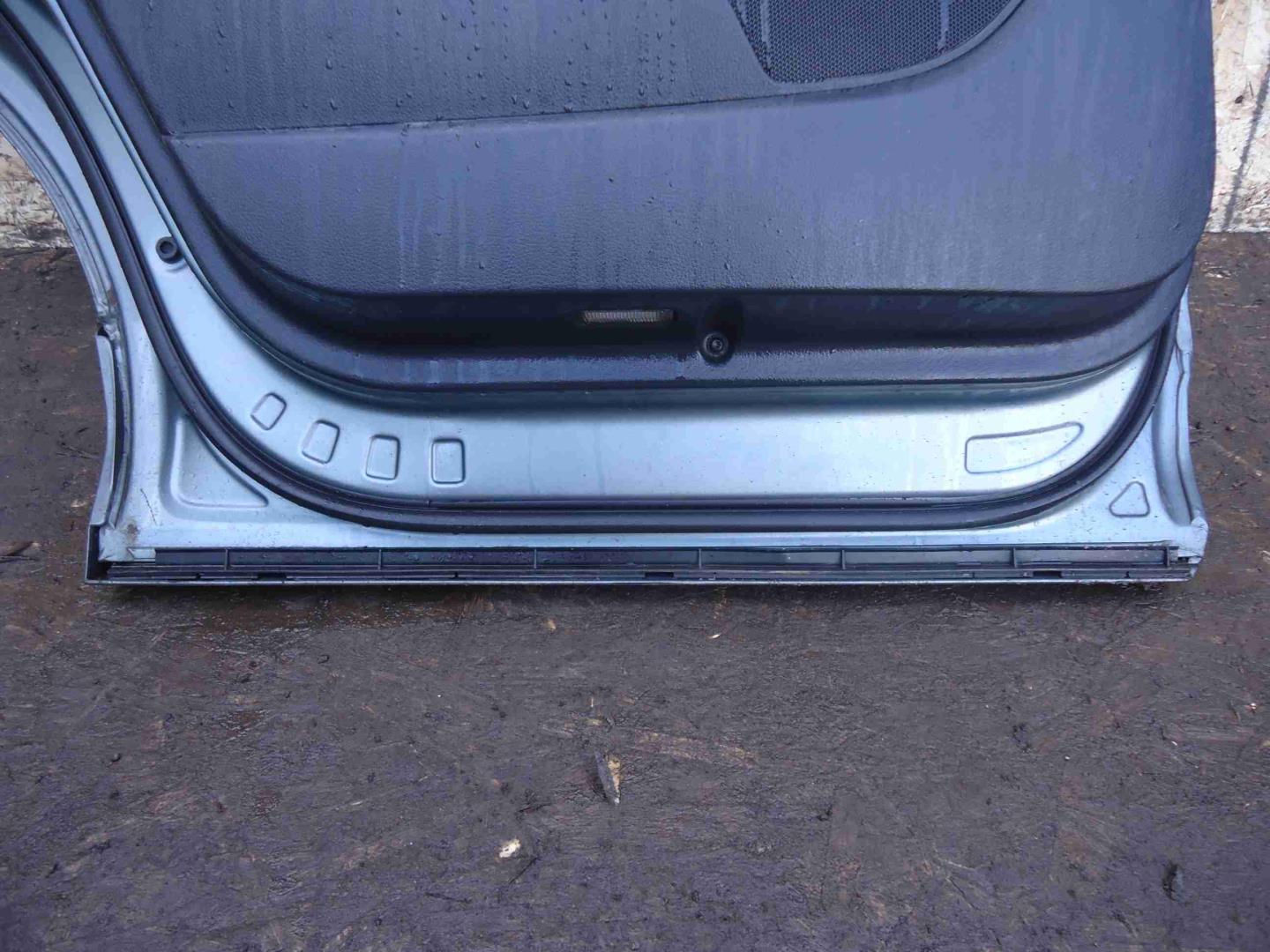 Дверь задняя левая