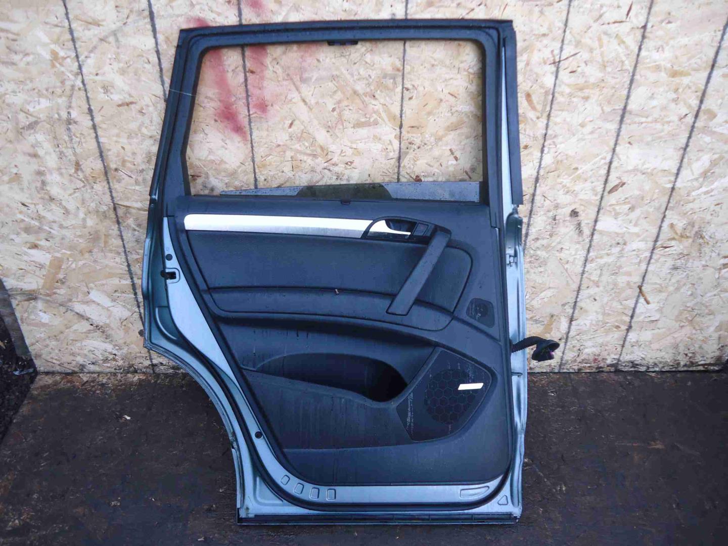 Замок двери задней левой