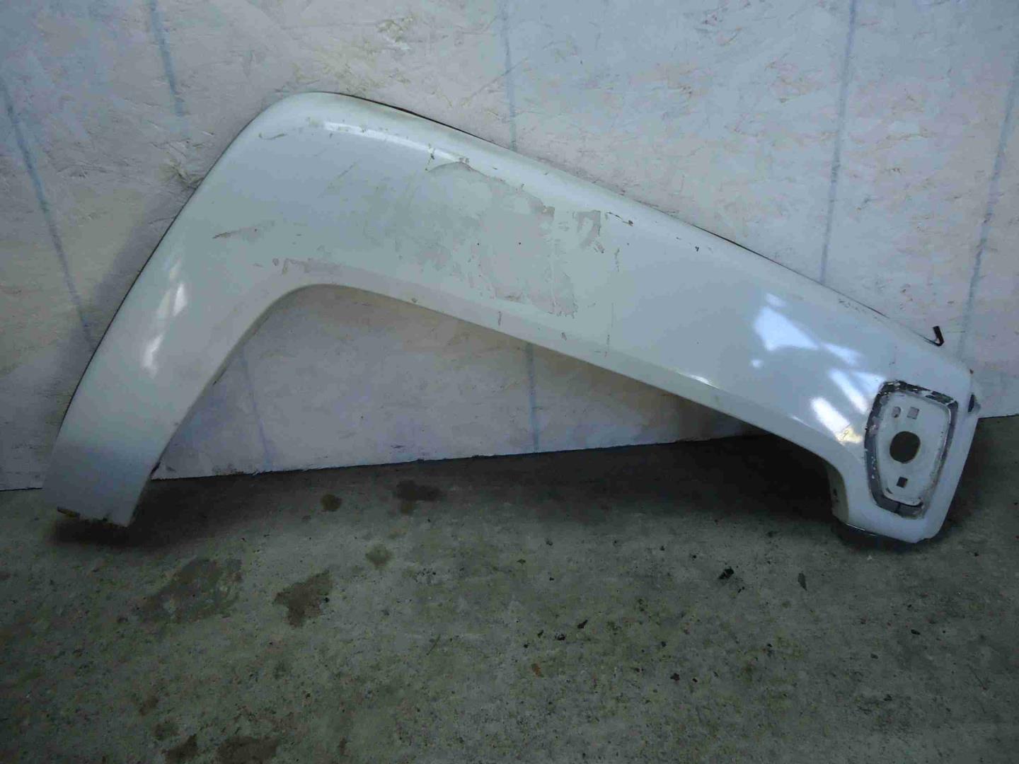 Накладка переднего крыла правого