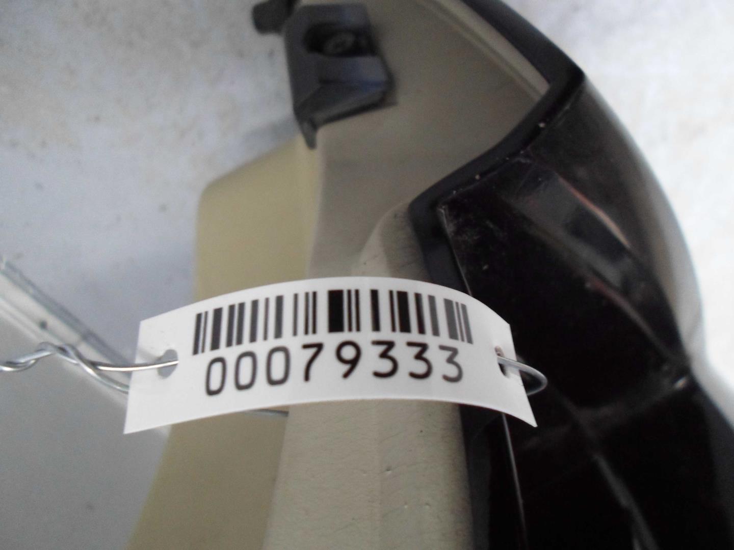 Петля крышки багажника