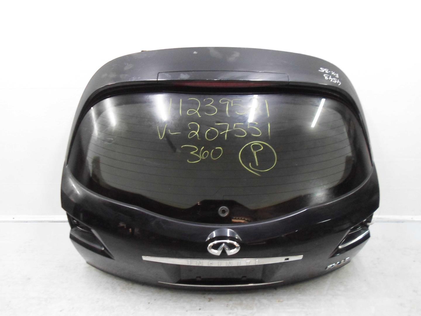 Петля крышки багажника