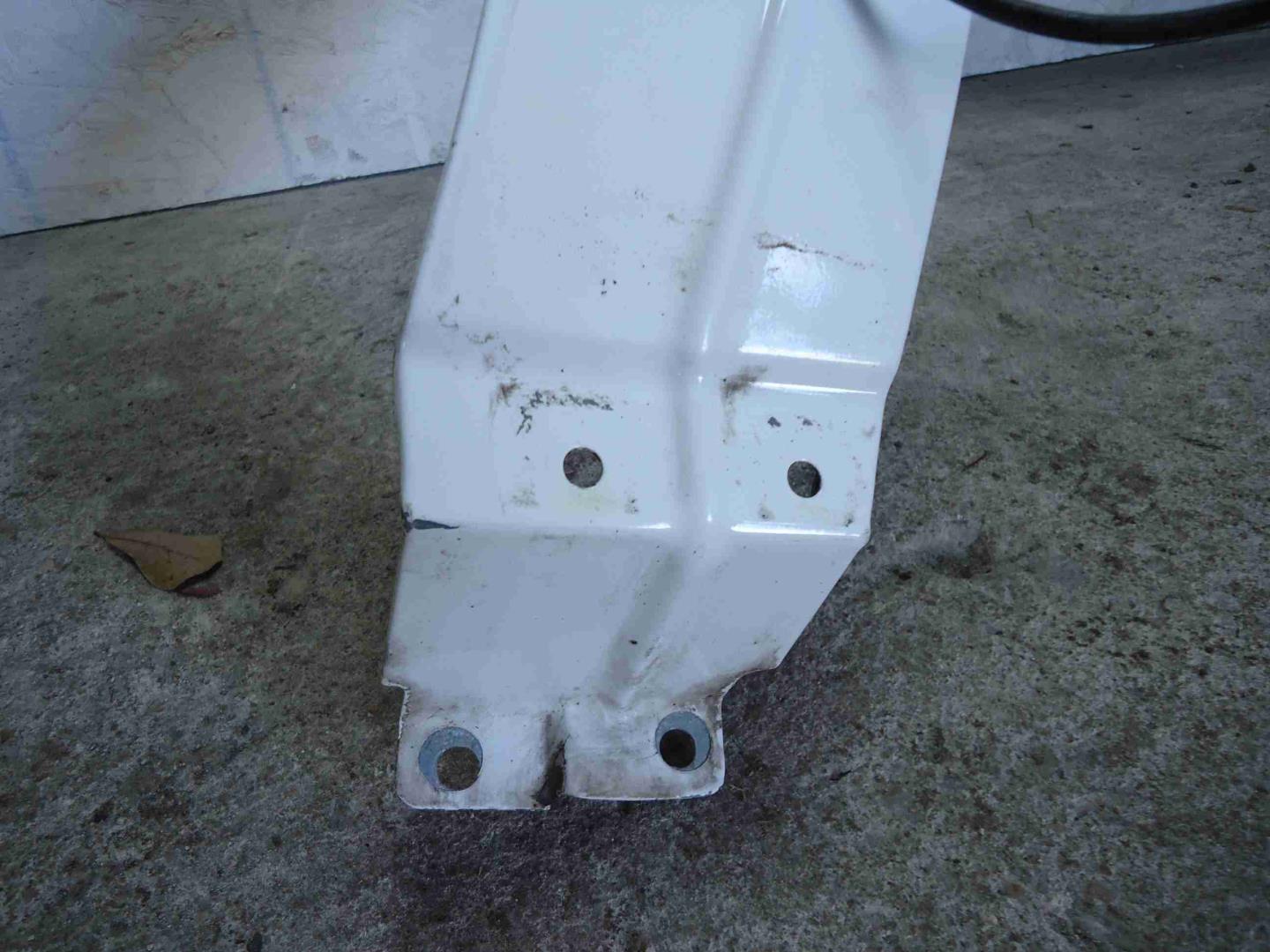 Крыло переднее правое