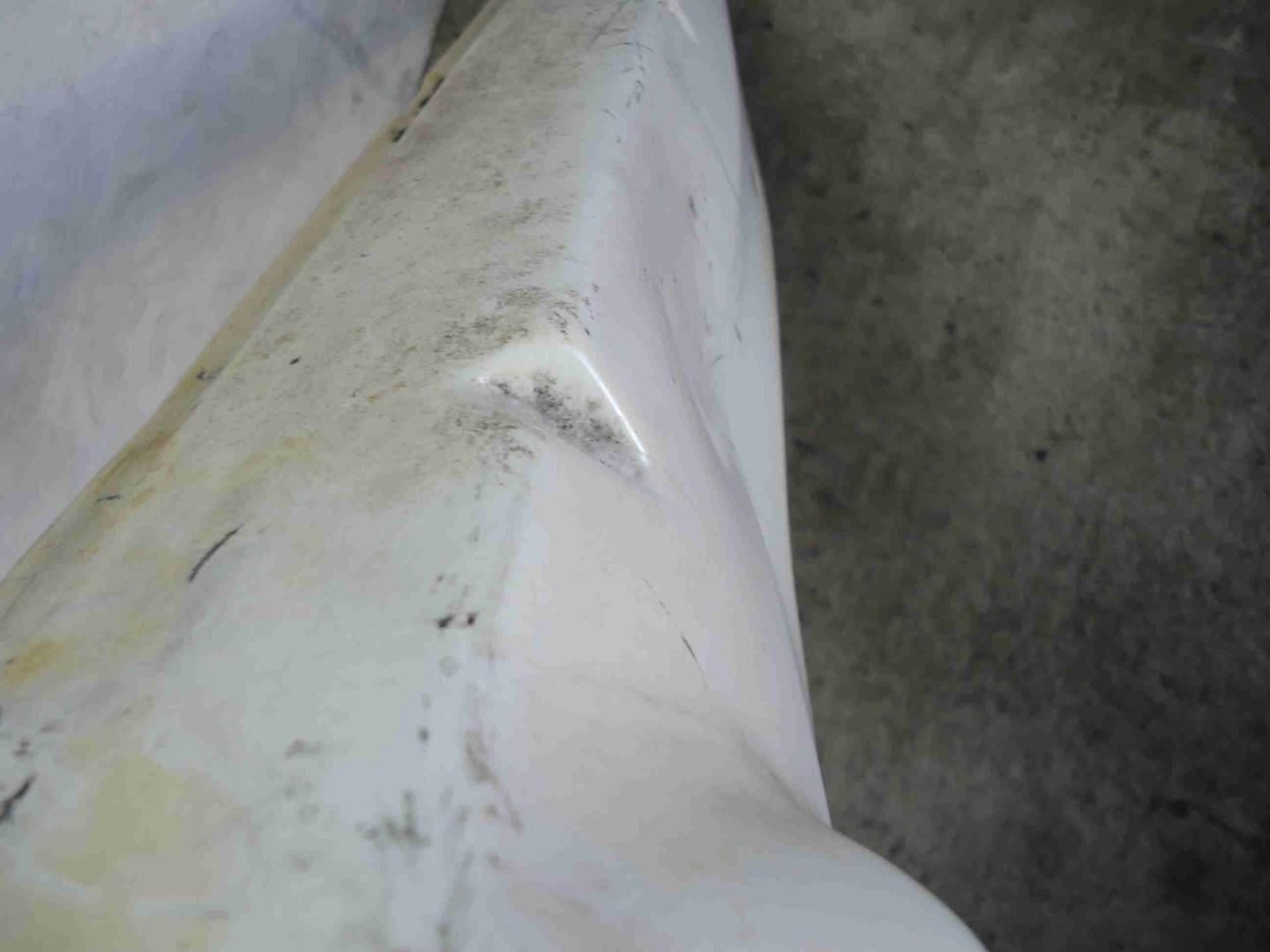 Крыло переднее правое