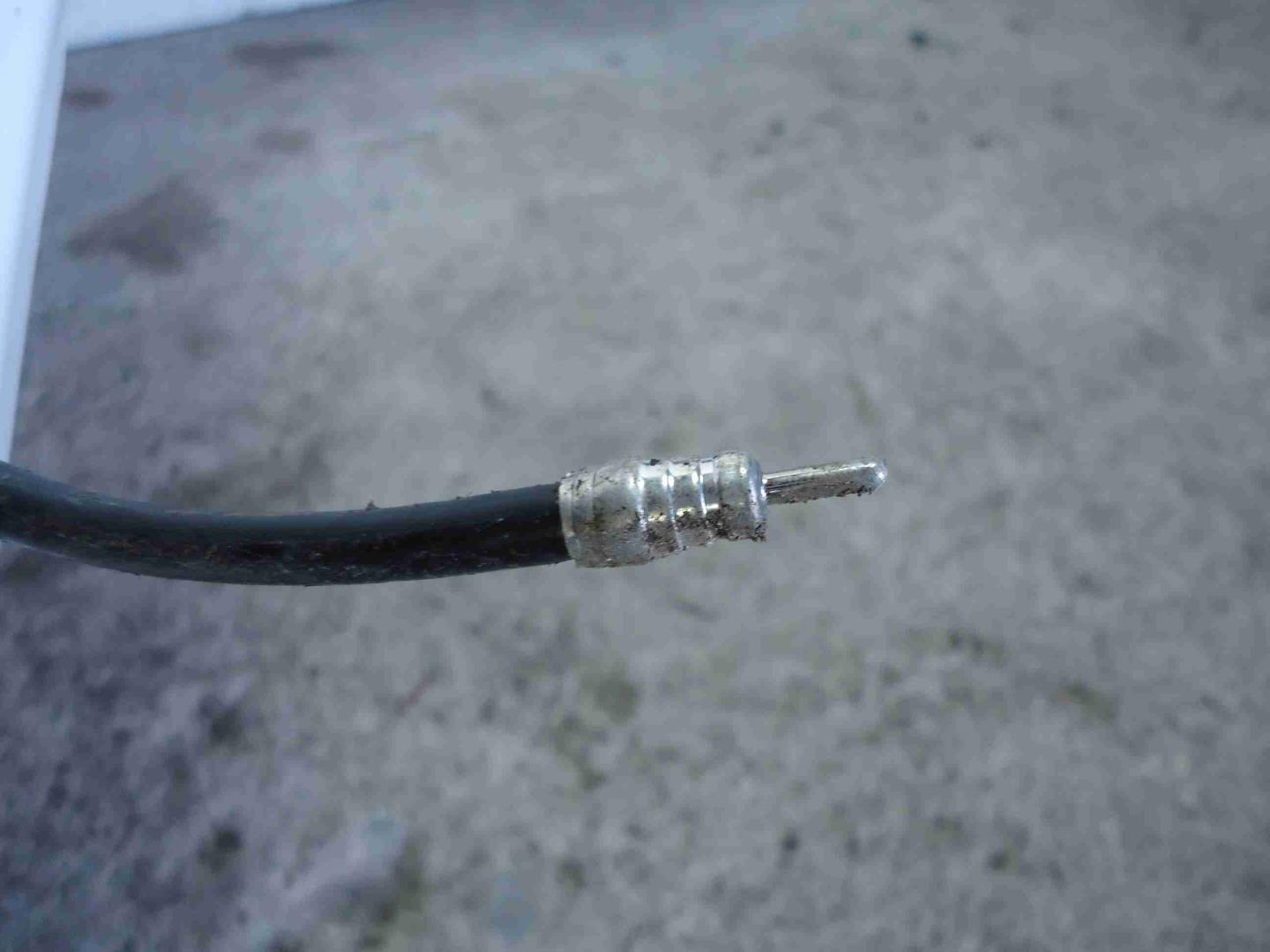 Крыло переднее правое