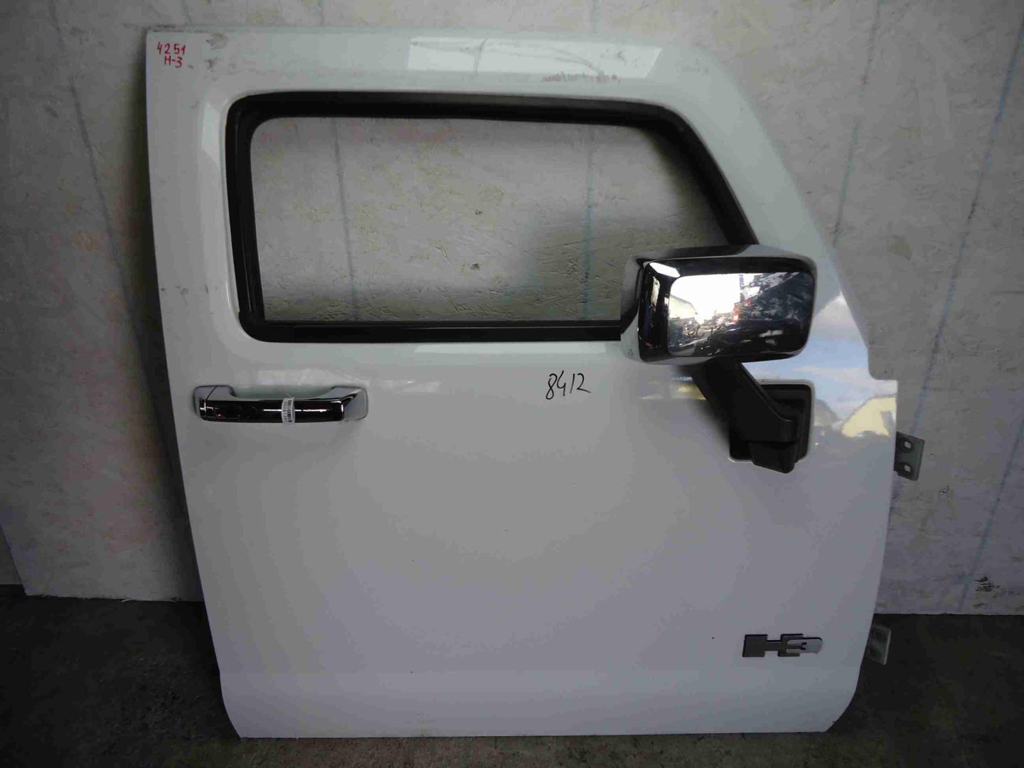 Петля двери передней