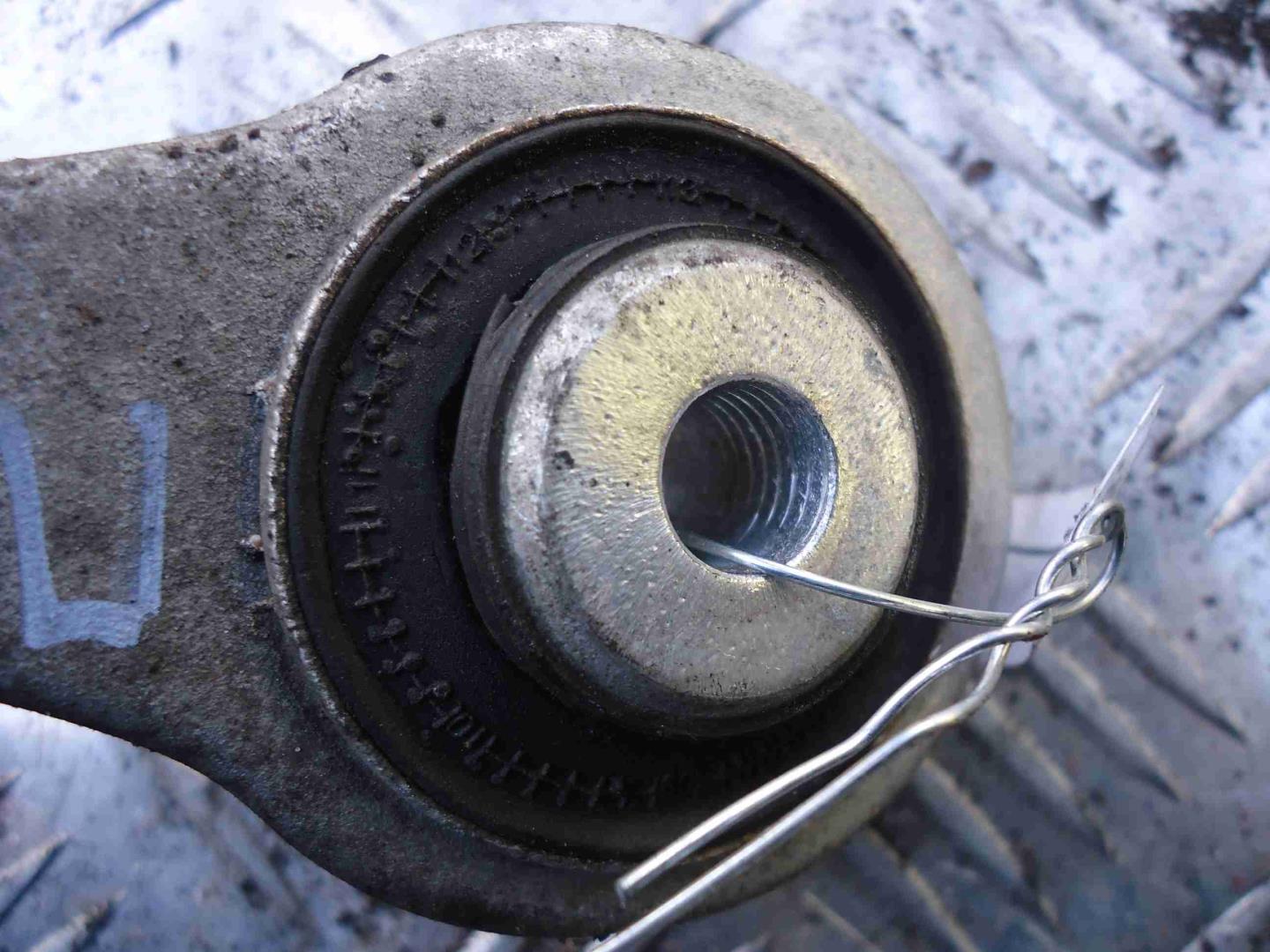 Рычаг передний верхний правый