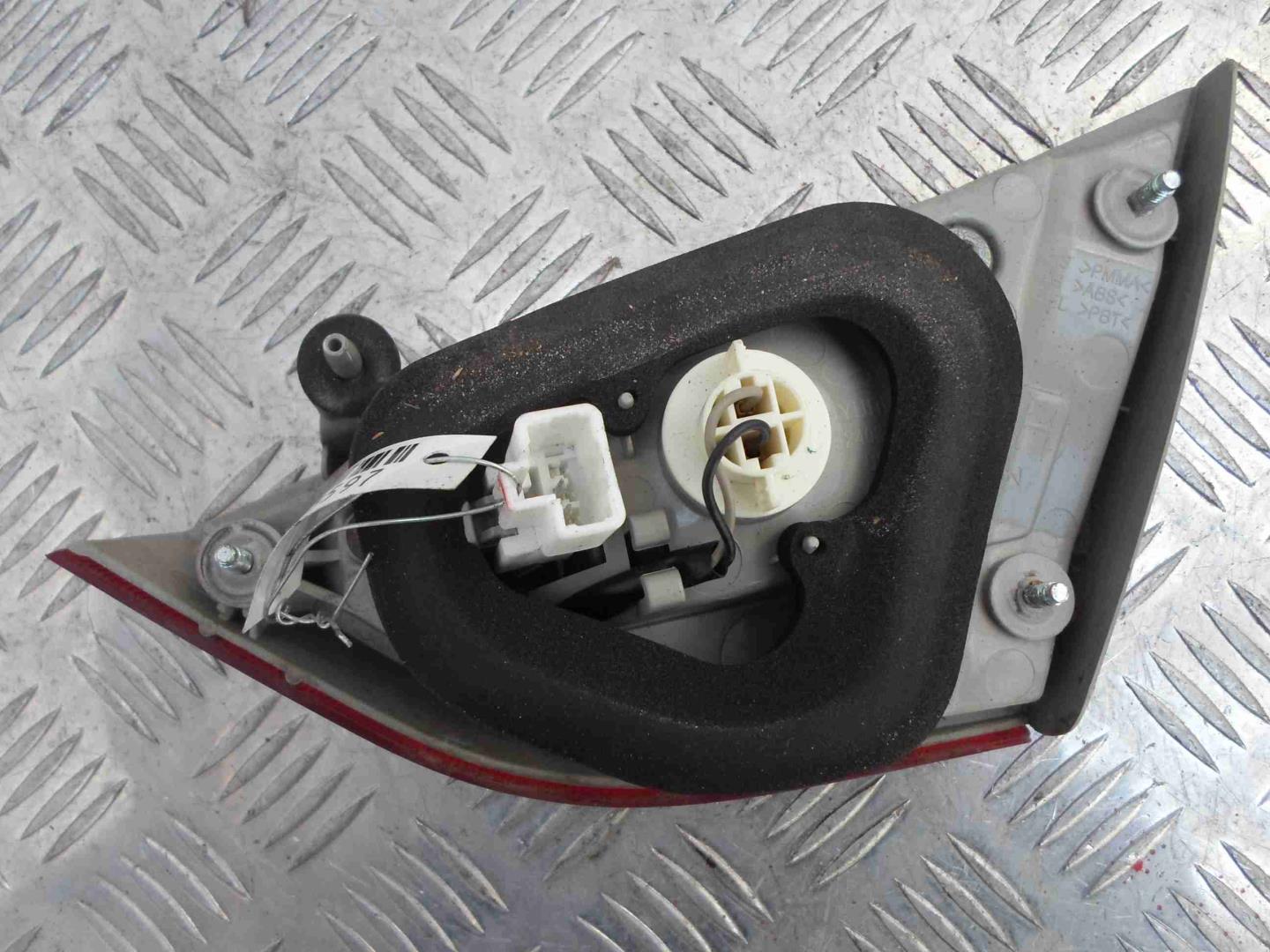 Фонарь задний внутренний левый